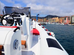 LOCATION DE BATEAUX SEMI RIGIDE
