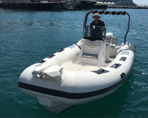 LOCATION DE BATEAU SEMI RIGIDE