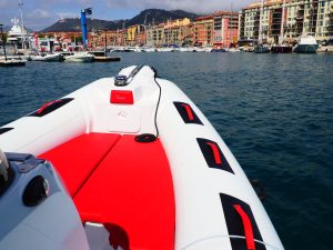 LOCATION DE BATEAUX SEMI RIGIDE