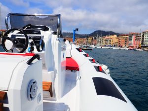 LOCATION DE BATEAUX SEMI RIGIDE