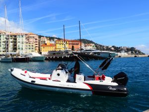 LOCATION DE BATEAUX SEMI RIGIDE