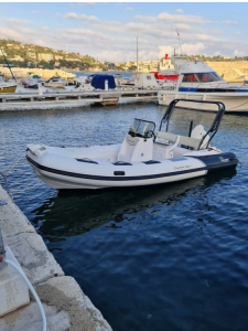 LOCATION DE BATEAUX SEMI RIGIDE