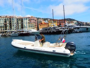 LOCATION DE BATEAU SEMI RIGIDE