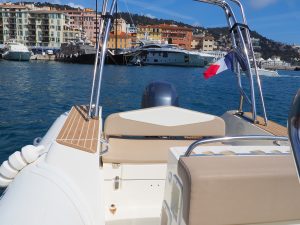LOCATION DE BATEAU SEMI RIGIDE