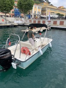 Location bateau Boston Whaler